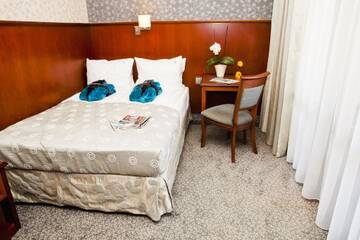 Фото номера Люкс с балконом Отель Hotel&amp;Spa Stary Dziwnów г. Дзивнув 3